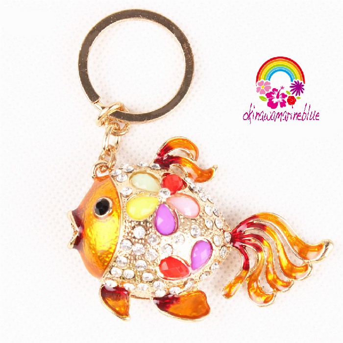 【541】金魚のキーホルダー／オーバル キーホルダー キラキラレインボウ フィッシュ ゴールド Tropical fish