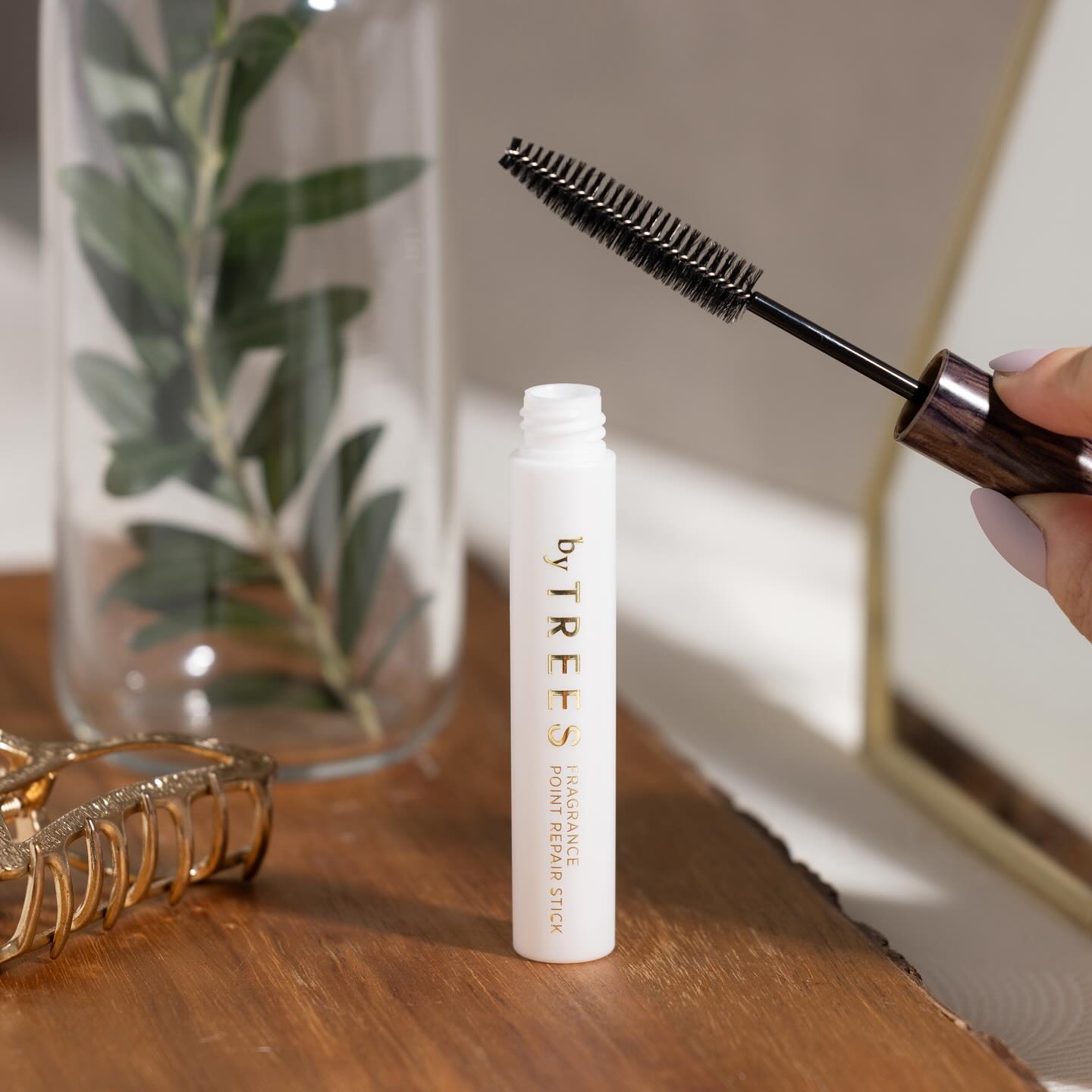 byTREES 公式 ヘアスティック アホ毛 マスカラ ヘア ブラシ ポイント