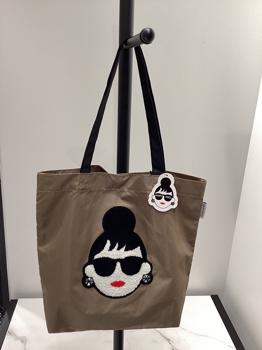 HAPPYFACE ハッピーフェイス EMMA相良刺繍顔トート バッグ 鞄