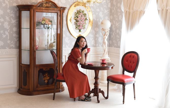 イタリア製 ルネッサンスItalia彫刻ダイニングチェアー・本革