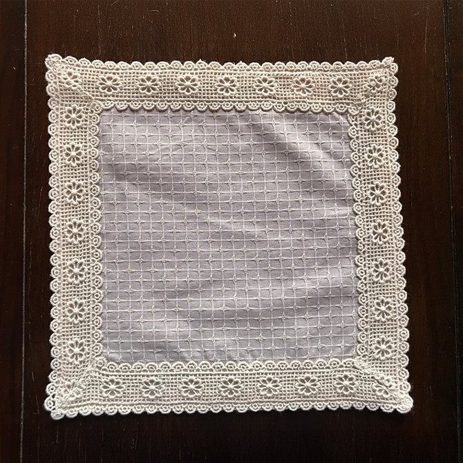 ドイリー 正方形 花瓶敷 ピンク ファブリック レース 刺繍 インテリア雑貨 画像4