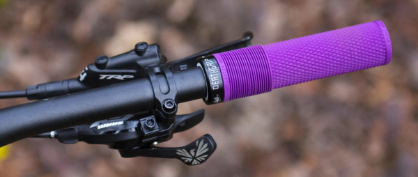 自転車 グリップ　DMR DEATH GRIP