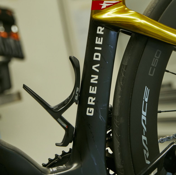 エリート レジェロ カーボンボトルケージ 自転車 ボトルゲージ