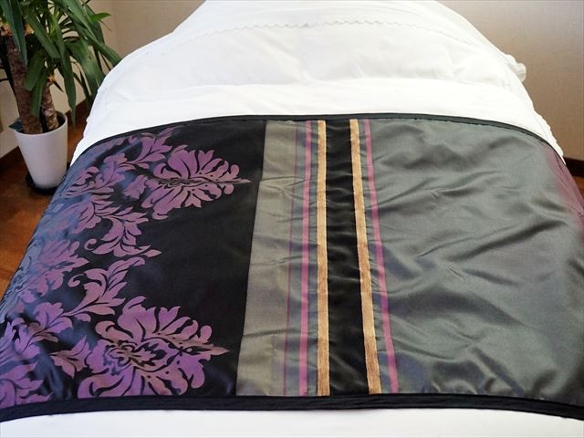 ベンチ掛け写真