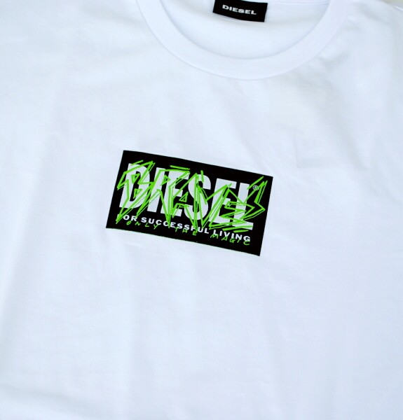 DIESEL Diegos N33 半袖 Tシャツ White 送料込み Diesel T-Diegos N33 t-shirt in white | ASOS