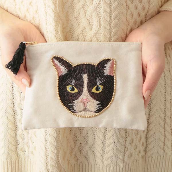 ポーチ 小物入れ フラット 通帳 サニタリー 猫 おしゃれ キャット刺繍