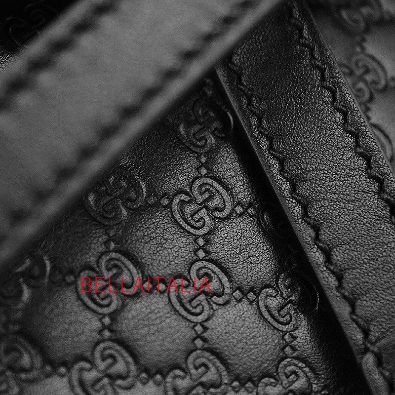 GG GUCCI グッチ レディース GG型押し カメラバッグ レザー