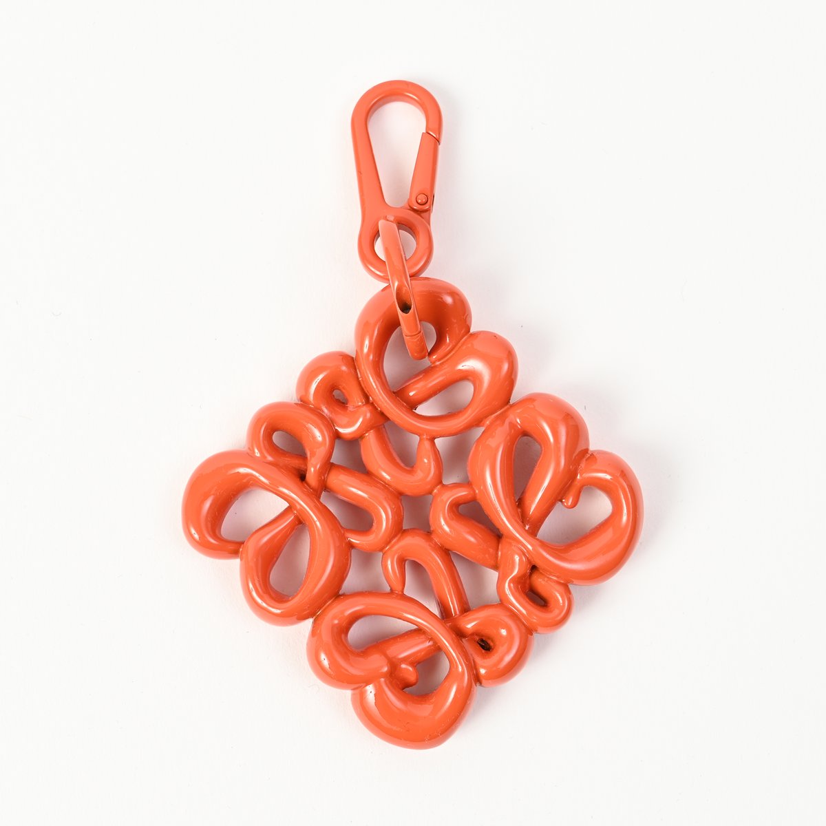 【未使用】近年モデル　LOEWE アナグラム　ライム　バッグチャーム　フルーツ 未使用】近年モデル LOEWE アナグラム ライム バッグチャーム フルーツ