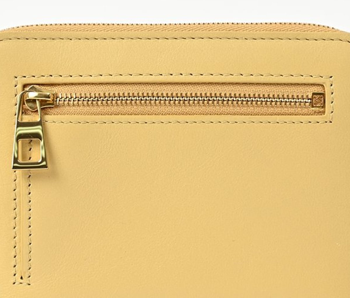 あらいぐま✨LOEWE ノット コンパクトウォレット イエローベージュ 財