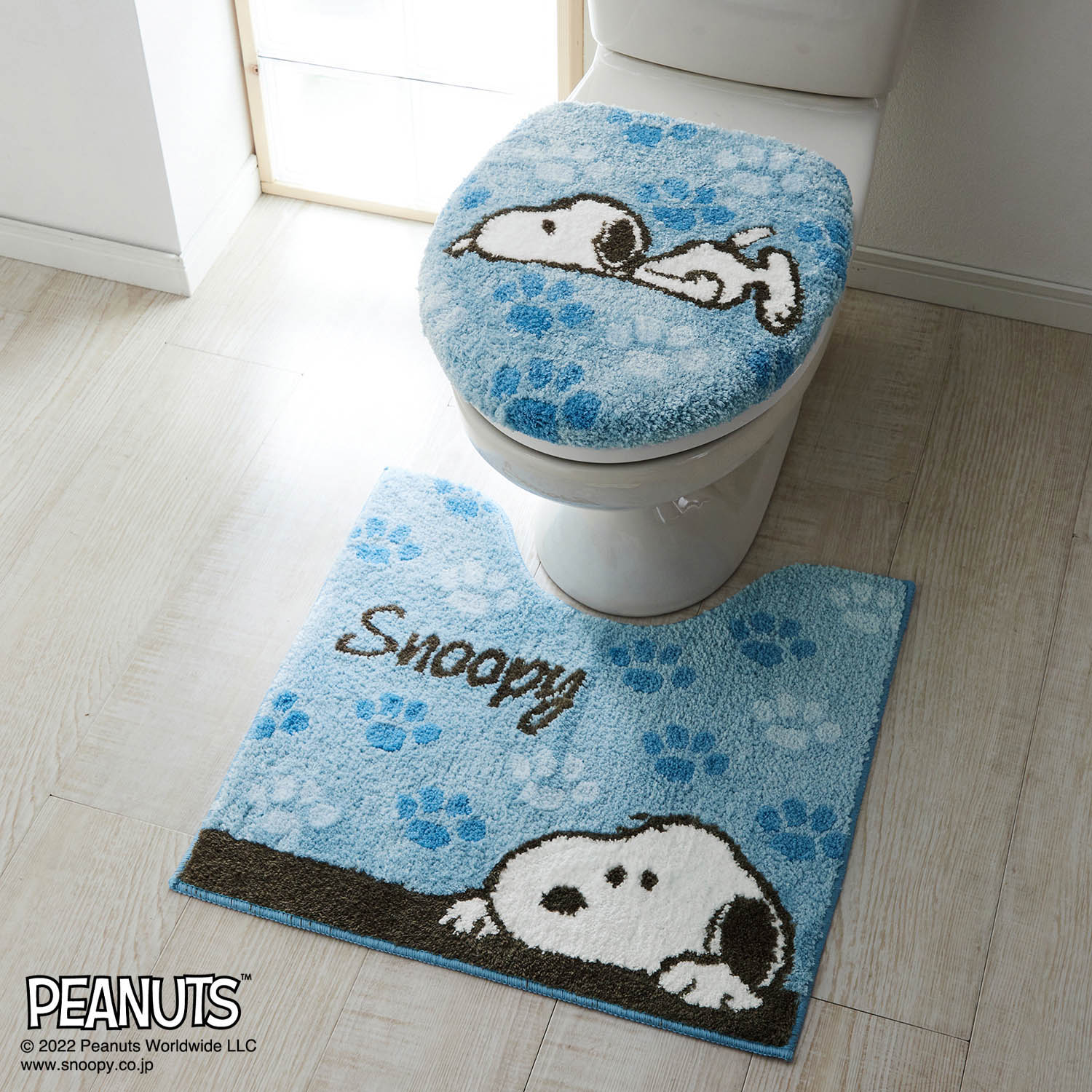 PEANUTS 足跡柄 トイレマット フタカバー セット スヌーピー 標準マット＆温水フタセット｜bellemaison｜02