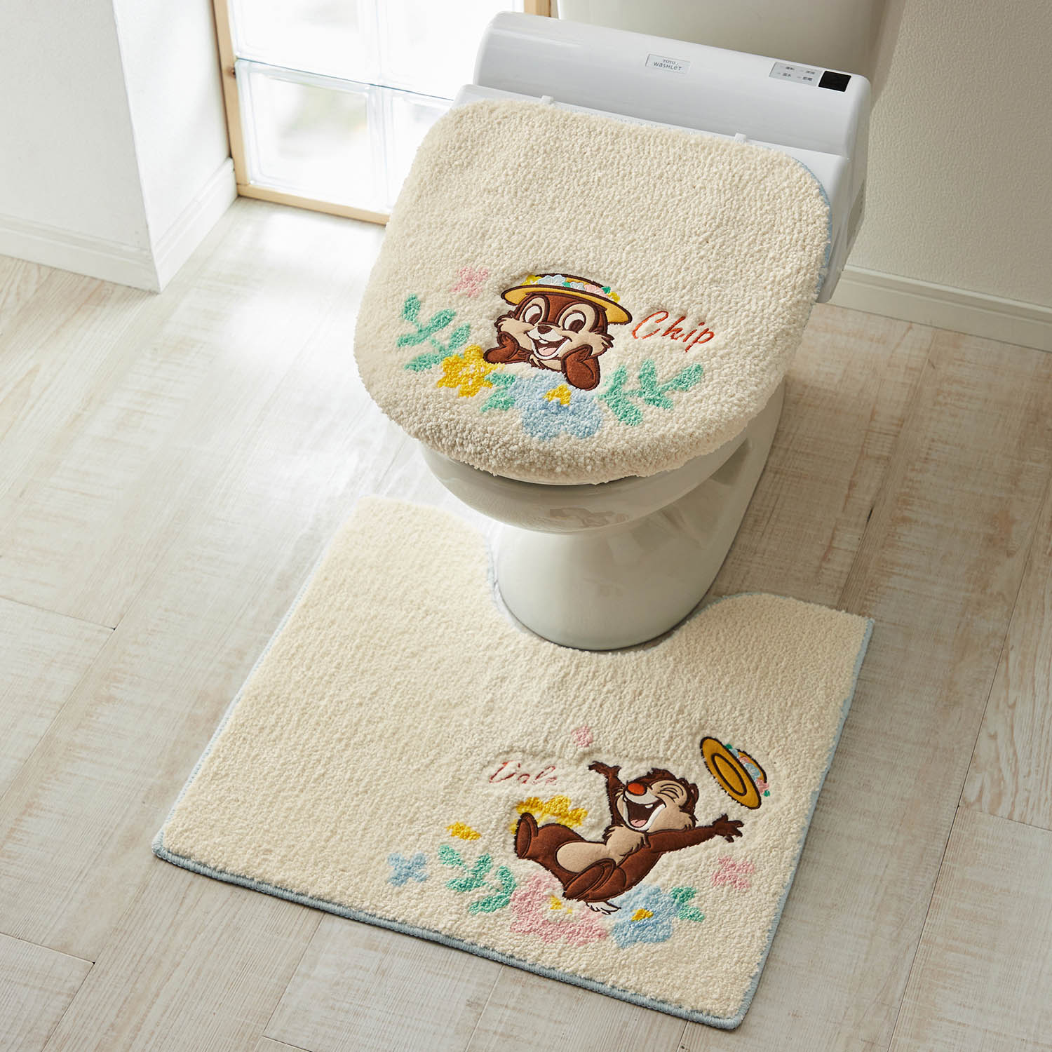 Disney ディズニー トイレマット フタカバー「チップ&デール」 標準 Disney ディズニー トイレマット フタカバー「チップ&デール」 標準