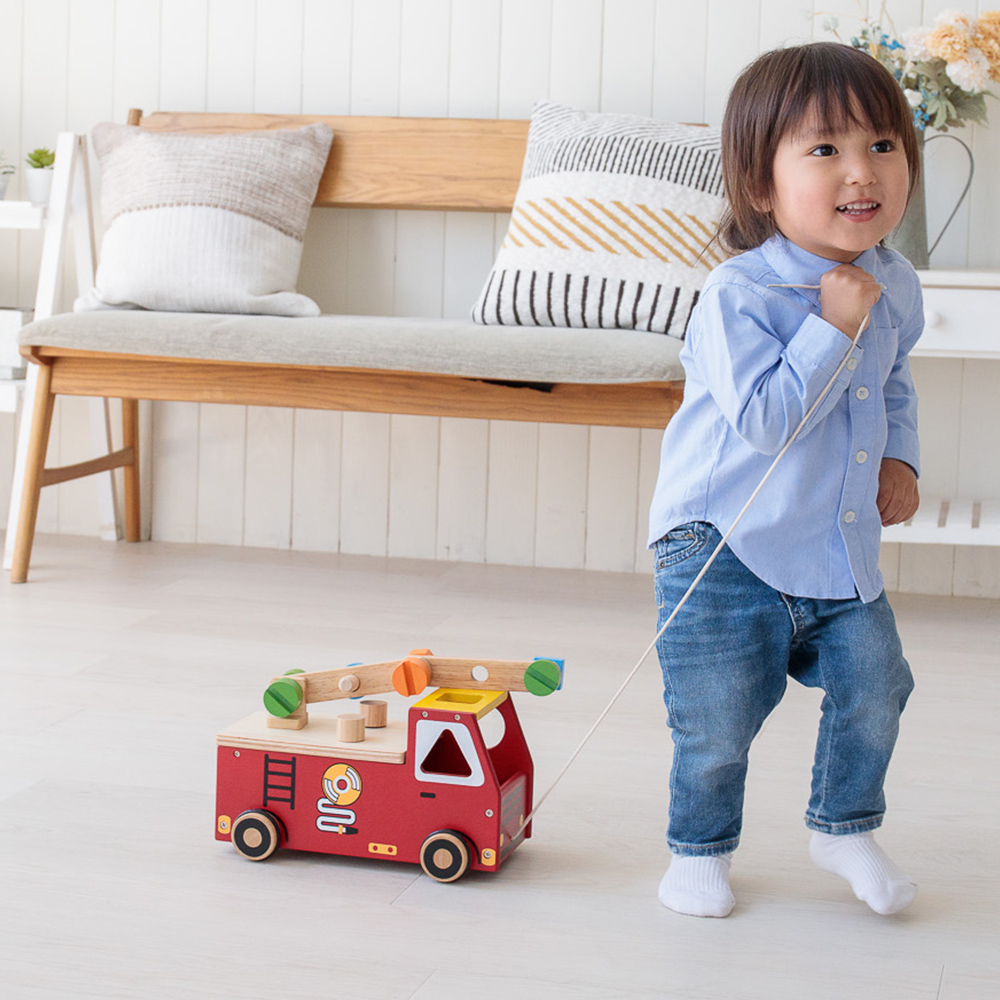 名入れ 知育玩具 アクティブ消防車  2歳 3歳 I’ｍ TOY アイムトイ 木のおもちゃ 誕生日プレゼント 男の子 クリスマス エデュテの画像