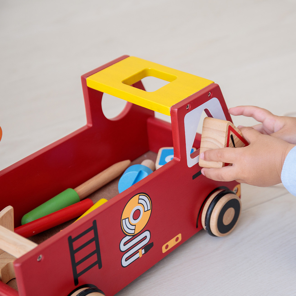 名入れ 知育玩具 アクティブ消防車  2歳 3歳 I’ｍ TOY アイムトイ 木のおもちゃ 誕生日プレゼント 男の子 クリスマス エデュテの画像