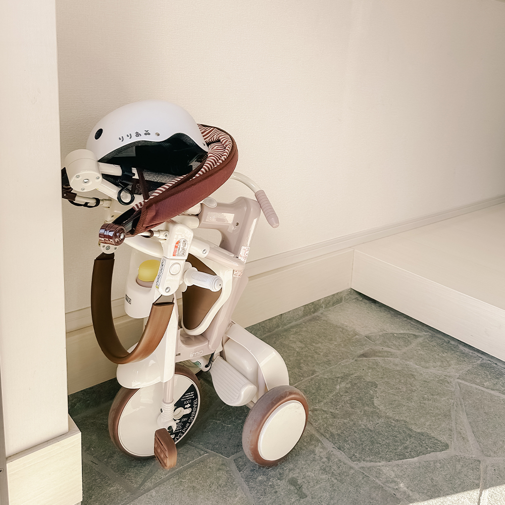 三輪車 名前入りiimo TRICYCLE ＃02 手押し棒付き 長く使える1歳