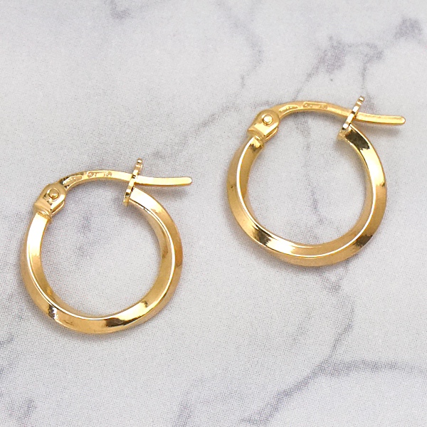 ウノアエレUNOAERREツイストフックデサインピアス18金 ウノアエレUNOAERREツイストフックデサインピアス18金 ウノアエレ