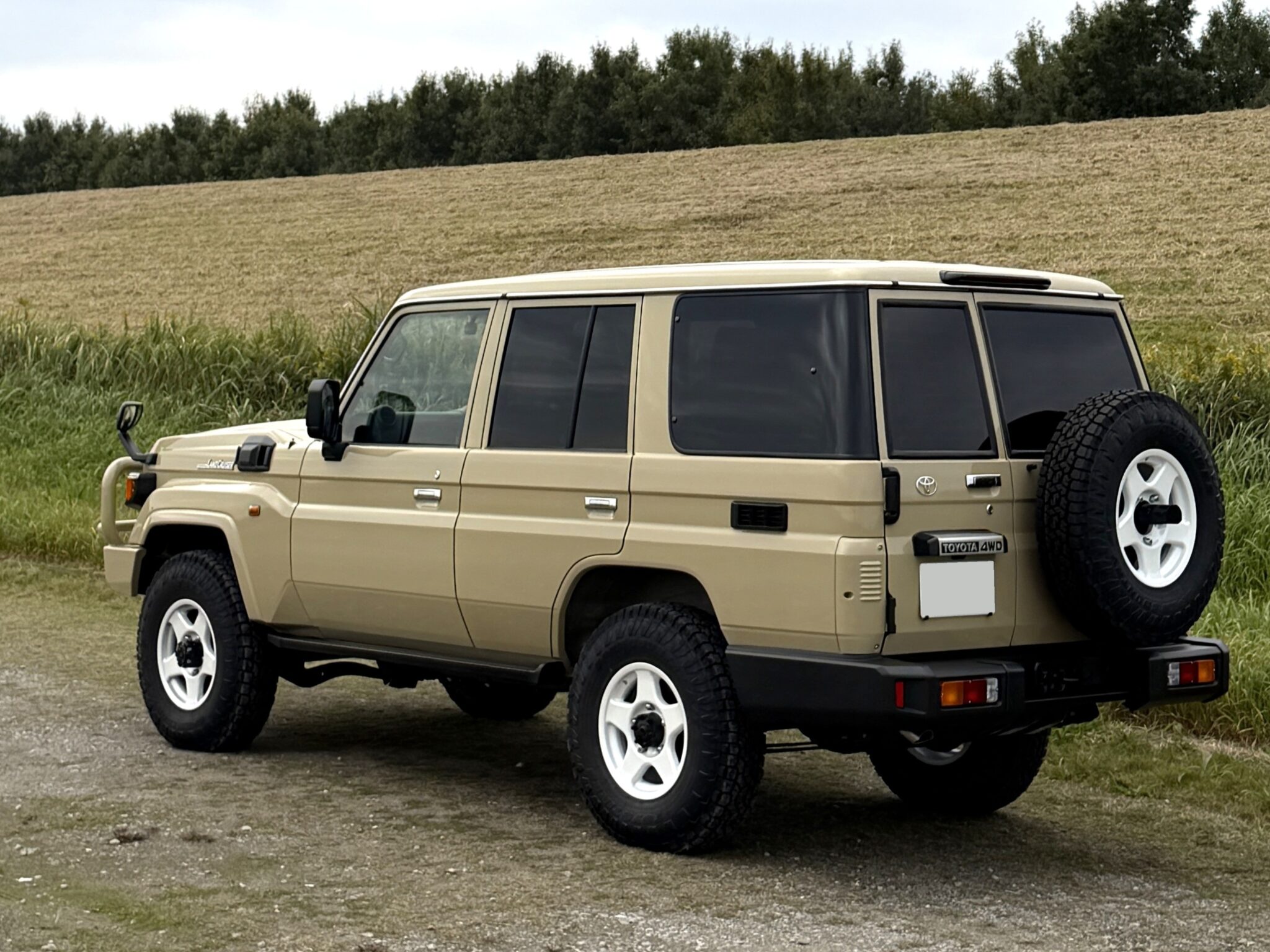 4x4エンジニアリング ランドクルーザープラド 150系 ブラッドレーV アルミホイール 1本(18×8.5J 6-139.7 +30)4x4 Engineeringの画像