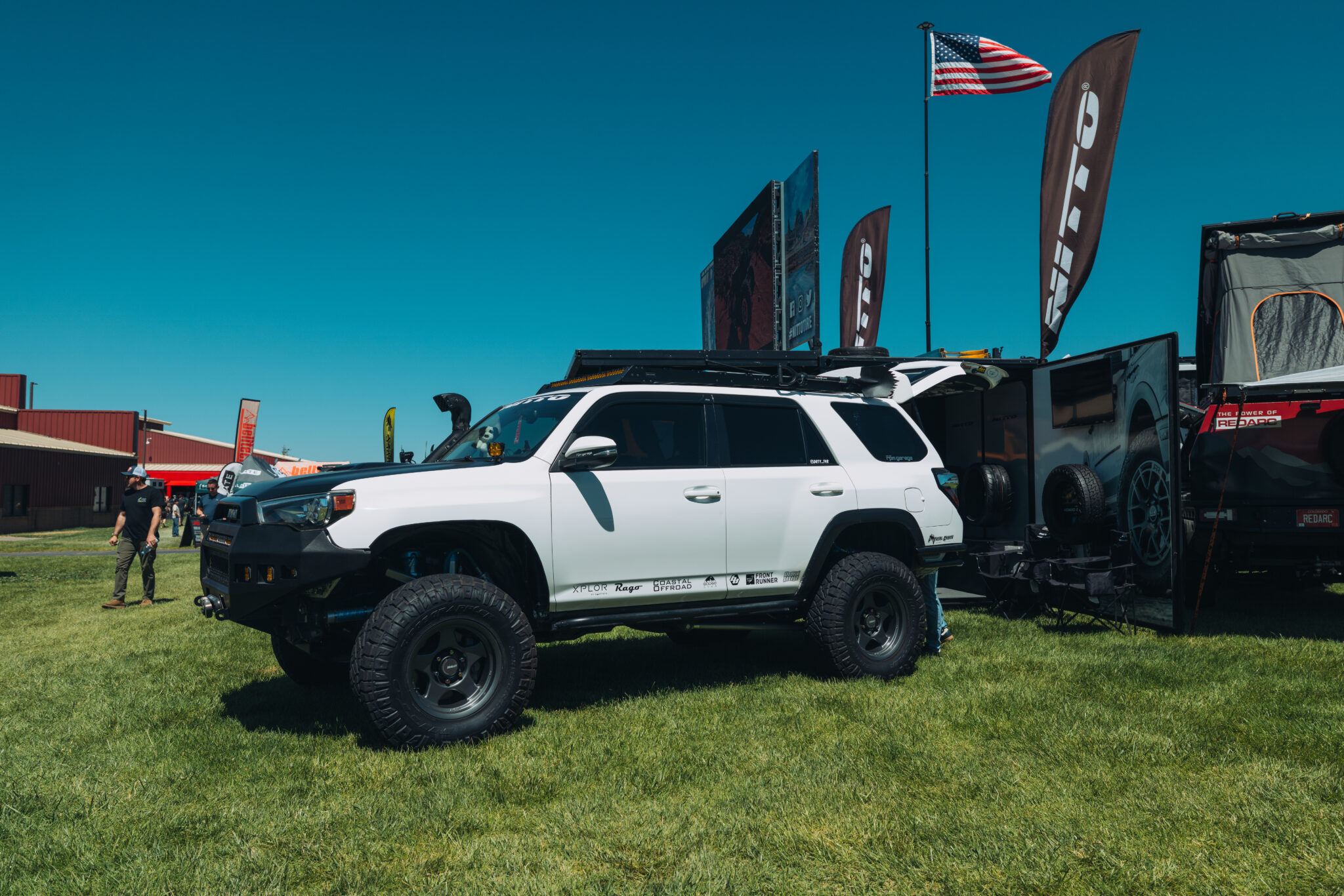 4x4エンジニアリング ランドクルーザープラド 150系 ブラッドレーV アルミホイール 1本(18×8.5J 6-139.7 +30)4x4 Engineeringの画像