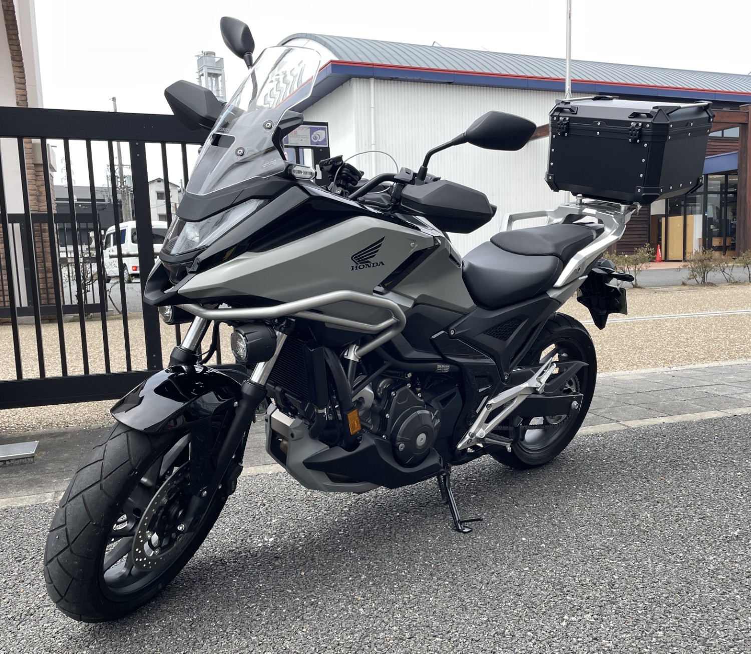 ［訳あり！！］　ホンダ　NC750X用リアボックス　トップケース　純正品　カギ無し　中古品　 NC750Xに適合する｜トップケース・テールボックスの商品一覧｜バイク
