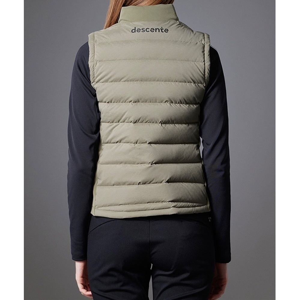 【中古品 】 DESCENTE GOLF デサントゴルフ レディース ゴルフウェア ベスト フルジップダウンベスト DGWWJK50 23FW 秋冬 ストレッチ はっ水 保温 【2830158305】(18513円)