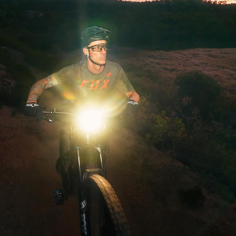 売*い様 supreme knog 自転車ライト Supreme Knog Blinder Bicycle Lights (Set of 2) (FW21) - $88