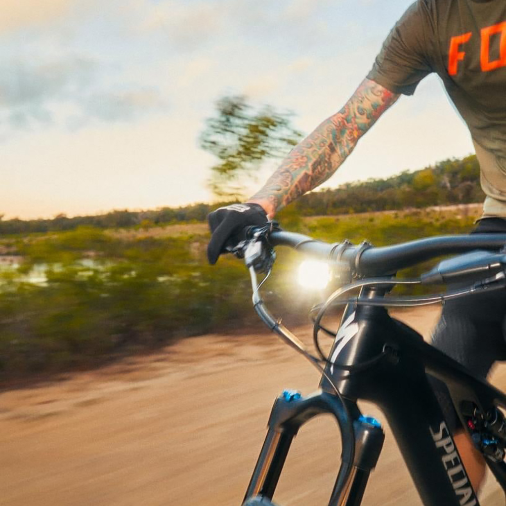 売*い様 supreme knog 自転車ライト Supreme Knog Blinder Bicycle Lights (Set of 2) (FW21) - $88