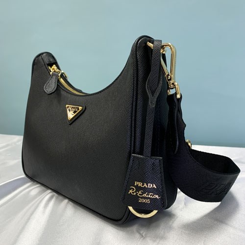 PRADA プラダ ショルダーバッグ Re-Edition 2005 レザーバッグ