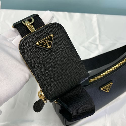 PRADA プラダ ショルダーバッグ Re-Edition 2005 レザーバッグ