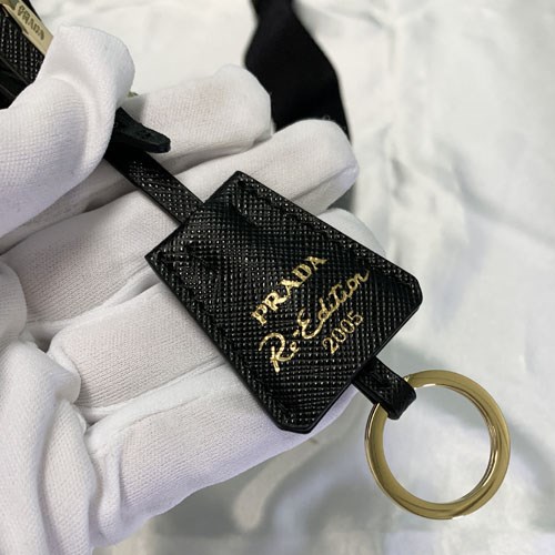 PRADA プラダ ショルダーバッグ Re-Edition 2005 レザーバッグ