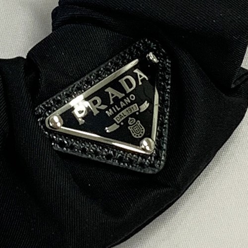 【即発】PRADA Re Nylon シュシュ 1IF0152DMI プラダ PRADA PRADA シュシュ 1IF015 2DMI ReNylon リナイロン