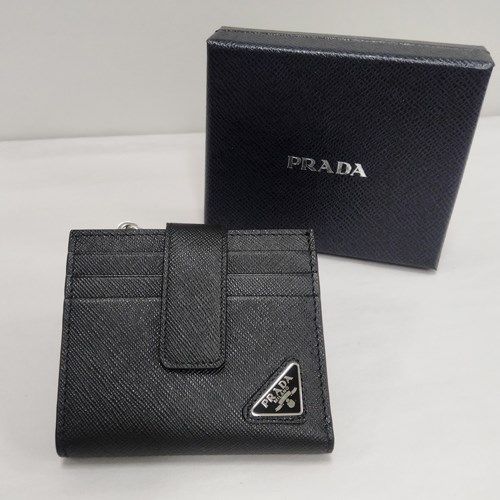 PRADA サフィアーノトライアングル カードケース PRADA プラダ カードケース ロゴ サフィアーノトライアングル