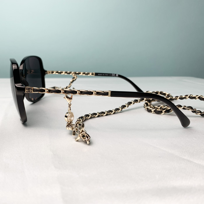 New! CHANEL 5210Q ロゴ チャームチェーン サングラス 関税込 New! CHANEL 5210Q ロゴ チャームチェーン サングラス 関税込