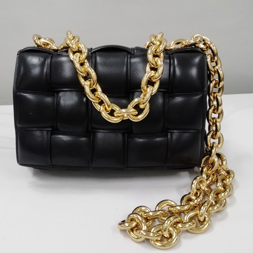 【即発】BOTTEGA VENETA チェーン カセット 631421VBWZ0 BOTTEGA VENETA ボッテガ ショルダーバッグ ポシェット 品薄