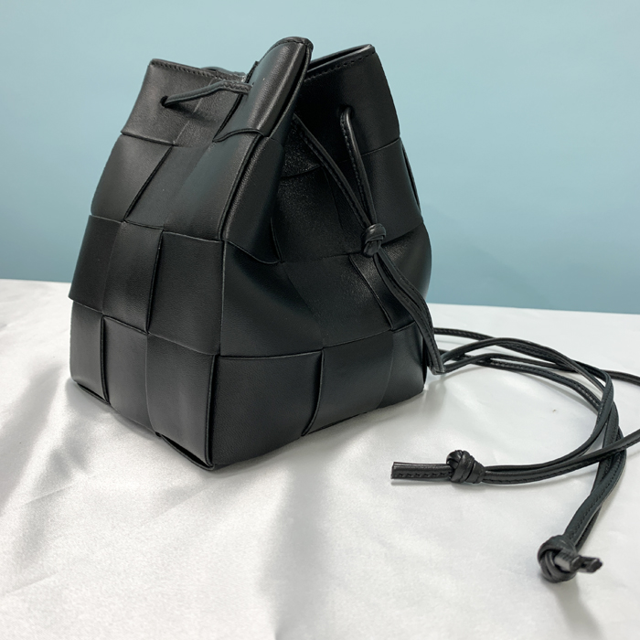 BOTTEGA VENETA ボッテガ・ヴェネタ ポシェット スモール BOTTEGA VENETA ボッテガ・ヴェネタ ポシェット スモール