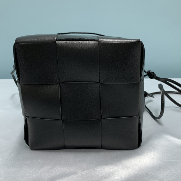 BOTTEGA VENETA ボッテガ・ヴェネタ ポシェット スモール