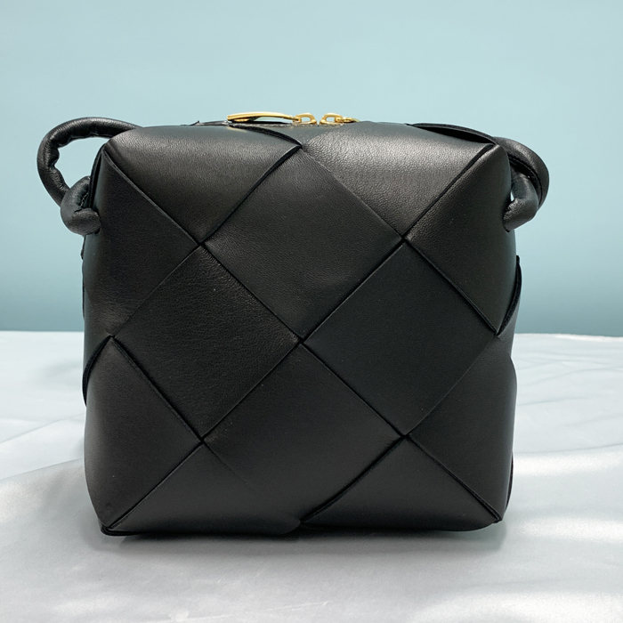 ボッテガヴェネタ ショルダーバッグ BOTTEGA VENETA（ボッテガ・ヴェネタ） 【訳あり】ボッテガヴェネタ