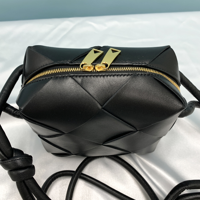 BOTTEGA VENETA ボッテガヴェネタ ショルダーバッグ ミニ カセット