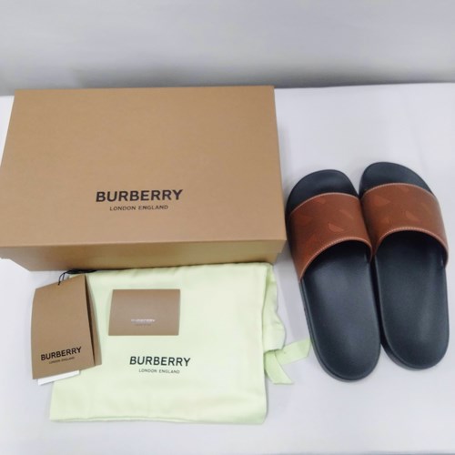 爆買】バーバリー 靴 レザー製サンダル パーフォレートモノグラム