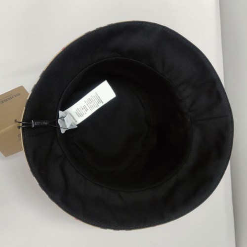 即発 BURBERRY コットンリバーシブルアイコンストライプ 8056242 BURBERRY バーバリー バケットハット MH BUCKET HAT 8056242