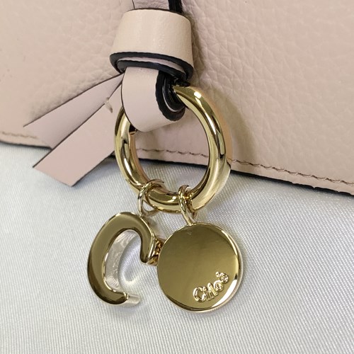 Chloe（クロエ） カードケース CHC21WP015F57 ピンク レザー ギフト