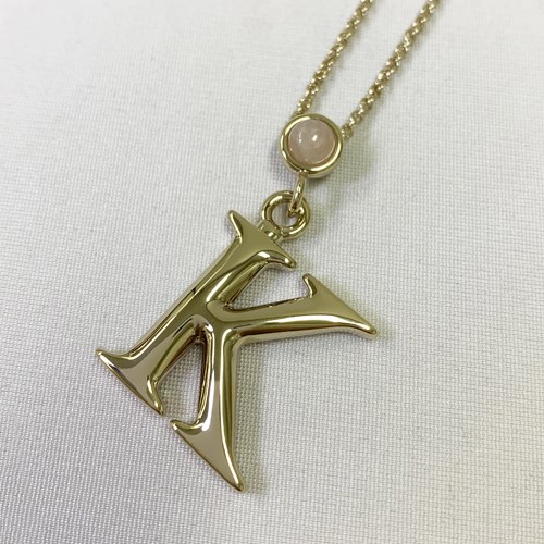 Chloe（クロエ） 天然石 alphabet ペンダント ネックレス レディース