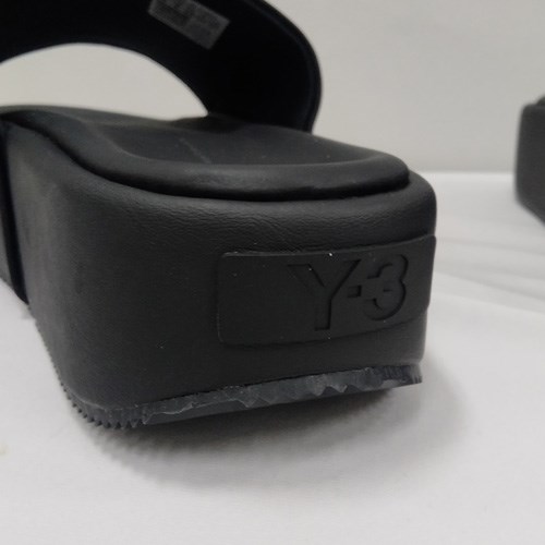 Y-3 ブラック/レッド スライドサンダル Y-3 SLIDE FZ4505 サンダル スライダーサンダル|Y-3|ストリート