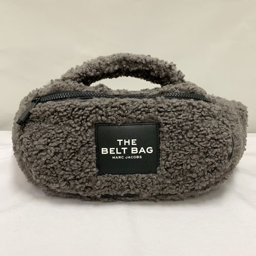 【即発】MARC JACOBS THE TEDDY ベルトバッグ H801M06FA21 即発】MARC JACOBS THE TEDDY ベルトバッグ H801M06FA21 (MARC