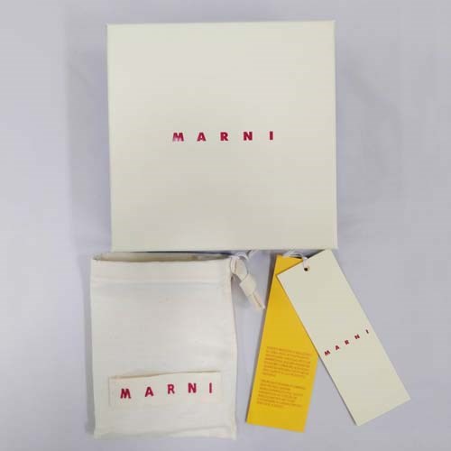MARNI（マルニ） 折りたたみ財布 二つ折り バイカラー サフィアーノ