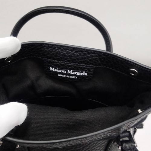 メゾンマルジェラ ショルダーバッグ レザー 5AC Classiqueマイクロ バッグ レディース ブラック S56WG0081P4455 MAISON MARGIELA | Maison Margiela | 06