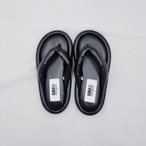 MM6 Maison Margiela パフパデットサンダル ブラック MM6 エムエムシックス メゾン・マルジェラ パデッド サンダル