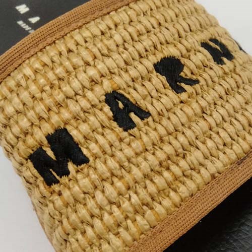 【即発】MARNI ロゴサンダルスリッパ (SAMS016102 P3860) 楽天市場】【5％OFF対象】マルニ ロゴサンダル 人気 スリッパ