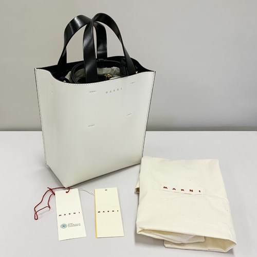 MARNI（マルニ） 【爆買】MARNI 定番人気 レザー製MUSEOミニバッグ