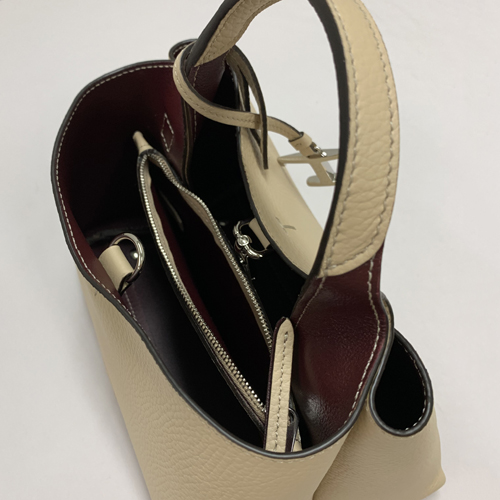 TOD'S 【訳あり4】トッズ レザーマイクロバッグ レディース