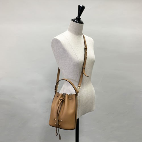 即発 TOD’S Tタイムレス レザーバケット Micro XBWTSAQ0000Q8E 即発 TOD'S Tタイムレス レザーバケット Micro XBWTSAQ0000Q8E