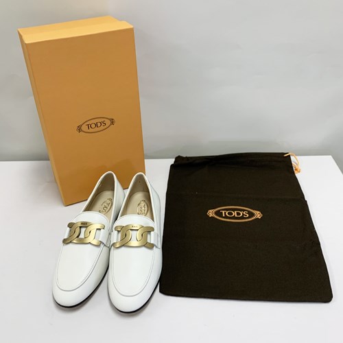 正規品TOD'S イタリア製　白エナメルフラットシューズ38 箱付き 正規品TOD'S イタリア製 白エナメルフラットシューズ38 箱付き 新品